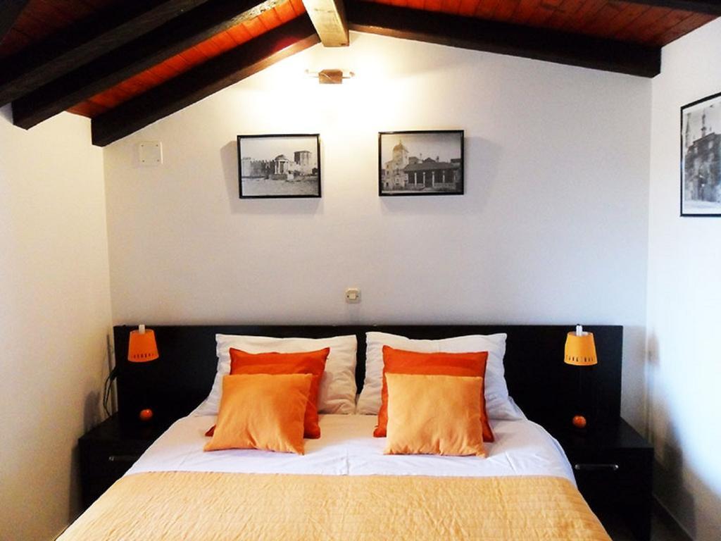 Apartments Riva Trogir Pokoj fotografie
