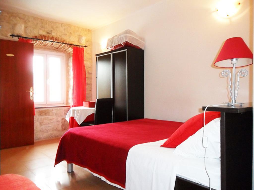 Apartments Riva Trogir Pokoj fotografie